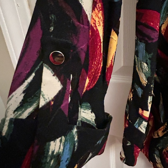 Cocomo Vibrant Feather Print Blouse - Picture 4 of 9